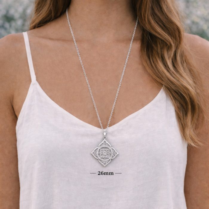 collar-chakra-plata-cristales-26mm-ecommerce-bloom.jpg