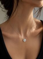 Collar-angelical-rodio-con-cristales-de-Austria