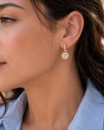aros-colgantes-oro-cristales-transparentes-mujer