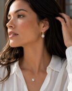 aros-elegantes-mujer-cristales-transparentes-oro