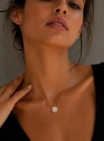 Collar-joya-femenina-elegante-y-fácil-de- combinar