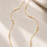 Collar-Largo-Oro-16K-con-Perlas-Blancas-y-Cristales