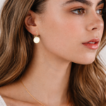 pendientes-bella-opalo-blanco-modelo.jpg