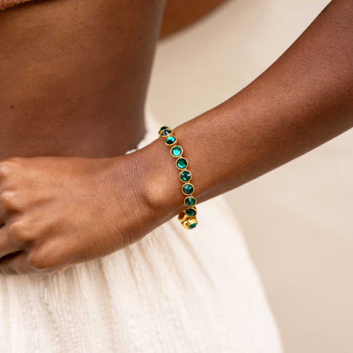pulsera-tenis-esmeralda-oro-cierre-oculto